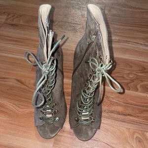 Laced open toes heels by Wild Diva